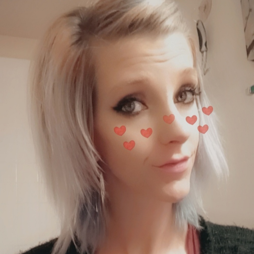 Meet your Posher, Kayla